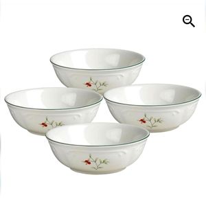 PFALTZGRAFF Winterberry Set of 4 Soup Cereal Bowls